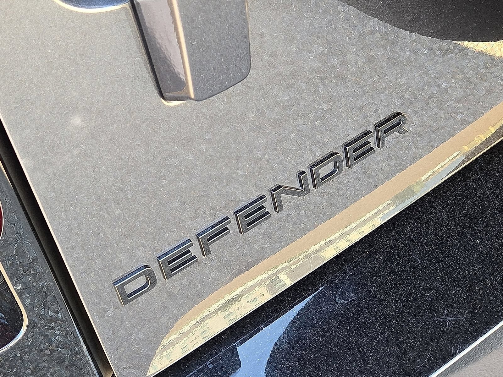 Used 2024 Land Rover Defender 110 X-Dynamic SE AWD/4WD image 13