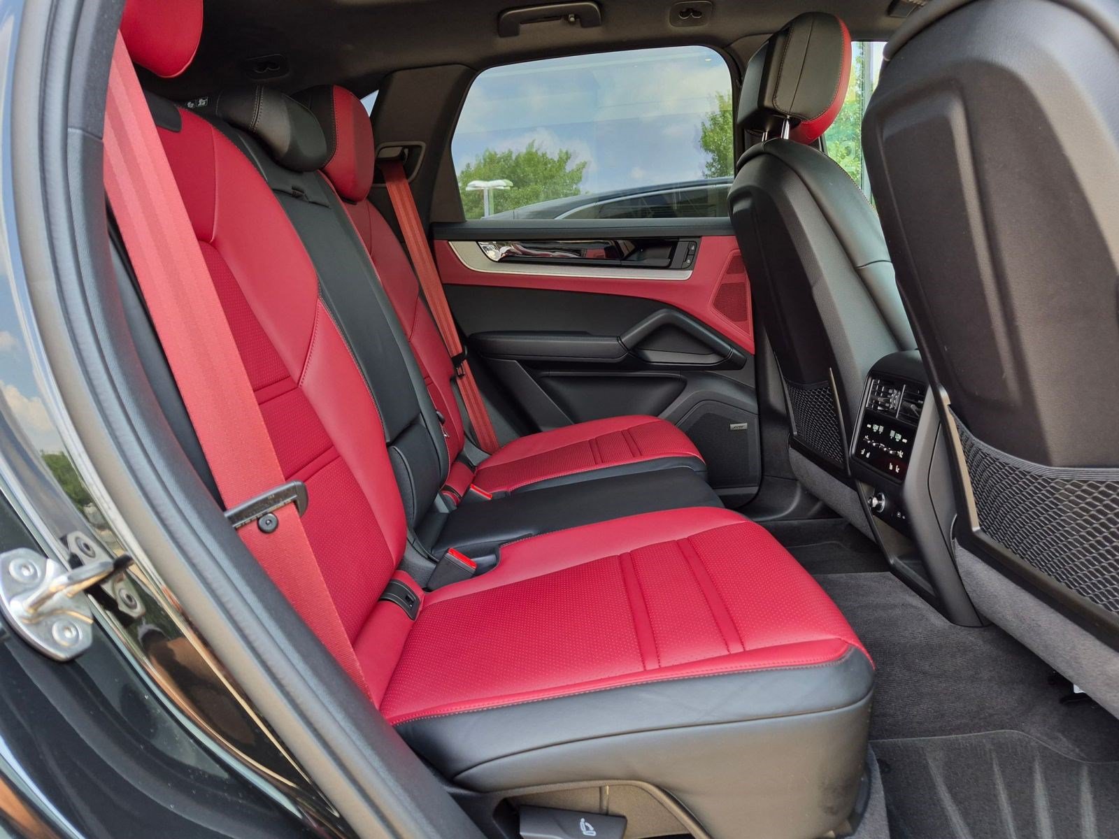 Certified 2026 Porsche Cayenne AWD/4WD image 21