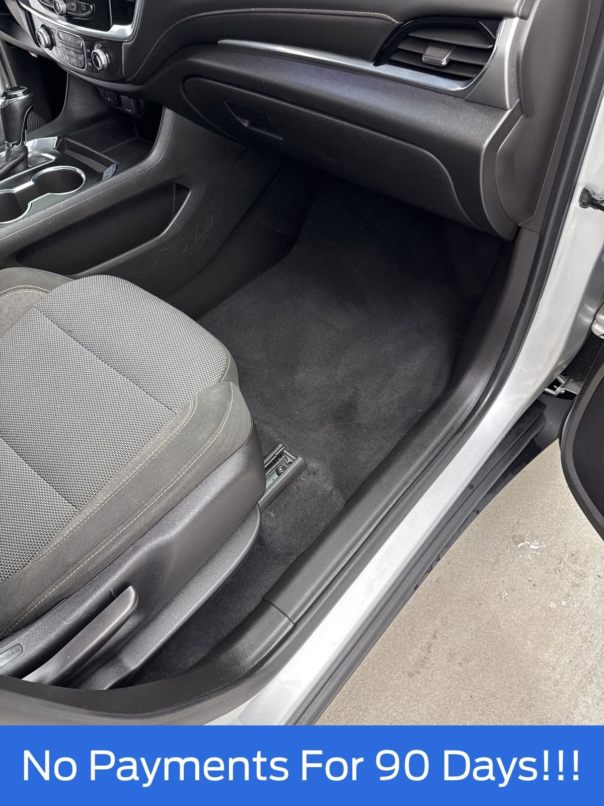 Used 2018 Chevrolet Traverse LT image 26
