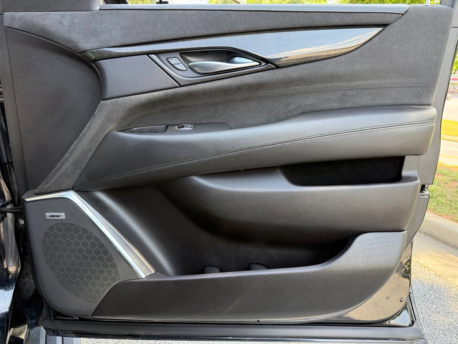 Used 2019 Cadillac Escalade Platinum RWD image 47