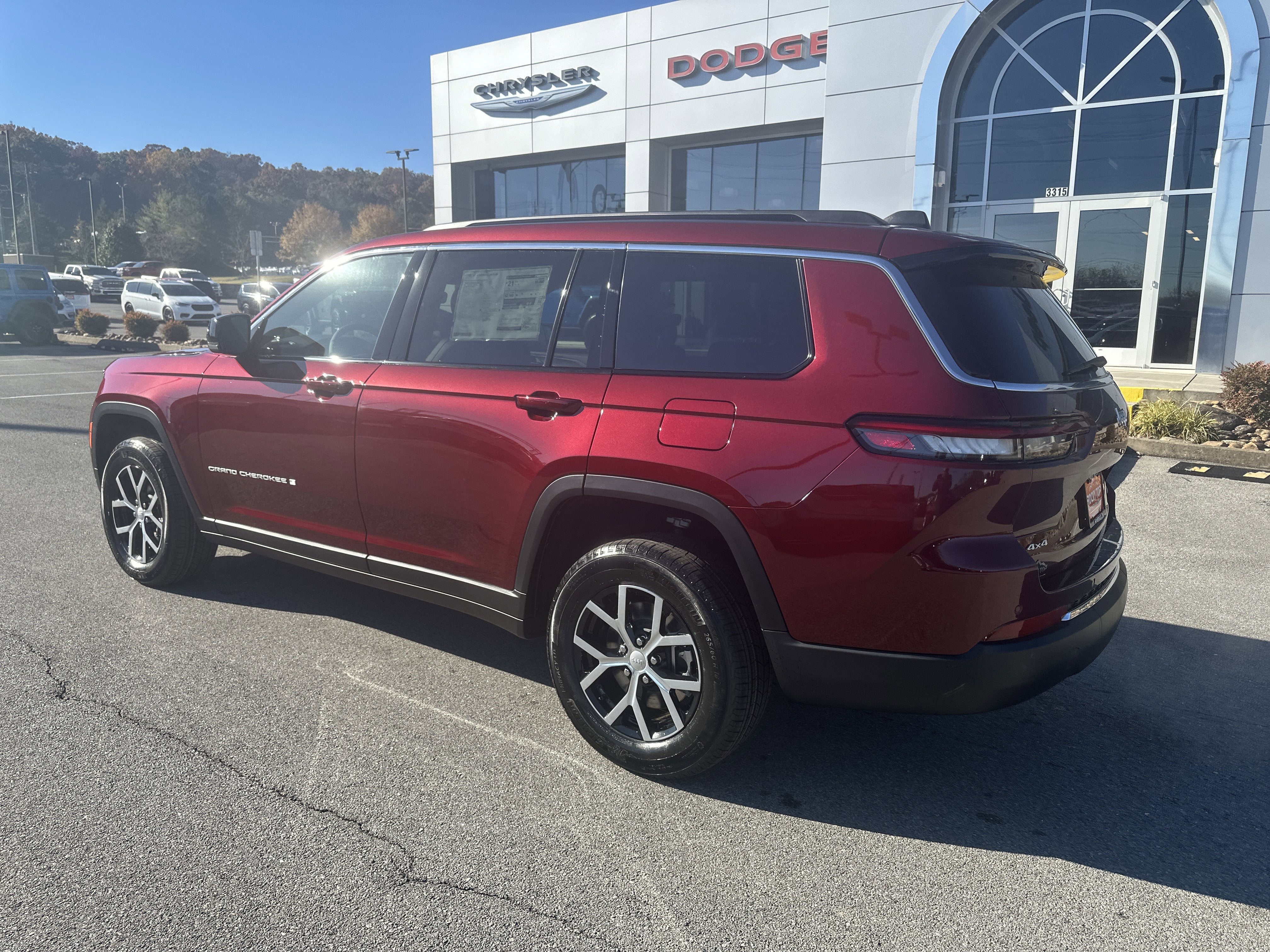 New 2025 Jeep Grand Cherokee L Limited AWD/4WD image 10