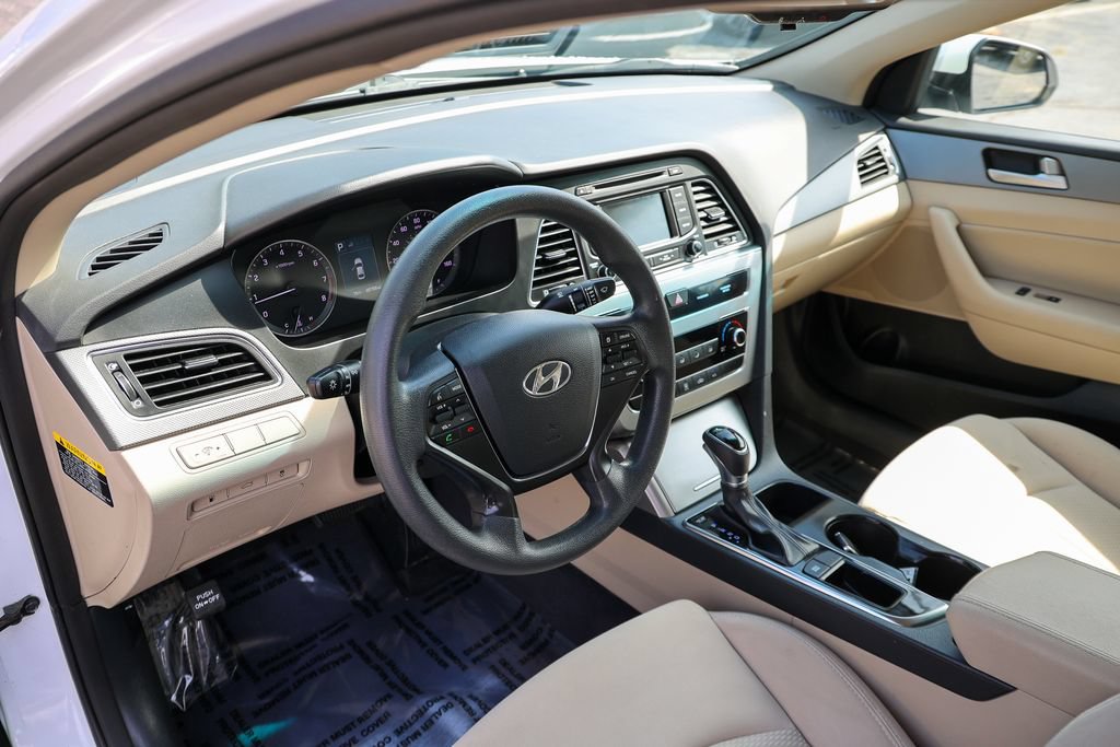 Used 2015 Hyundai Sonata SE w/ Option Group 09 FWD image 30
