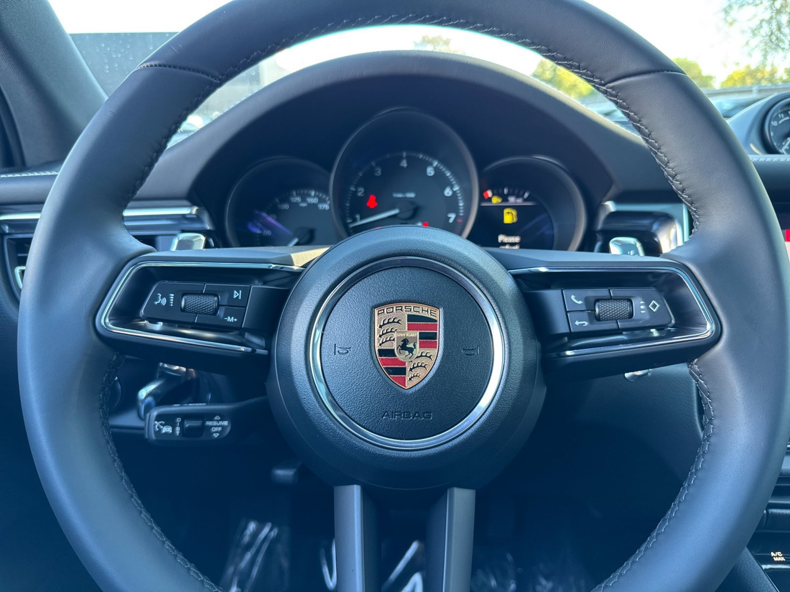 Certified 2026 Porsche Macan AWD/4WD image 26