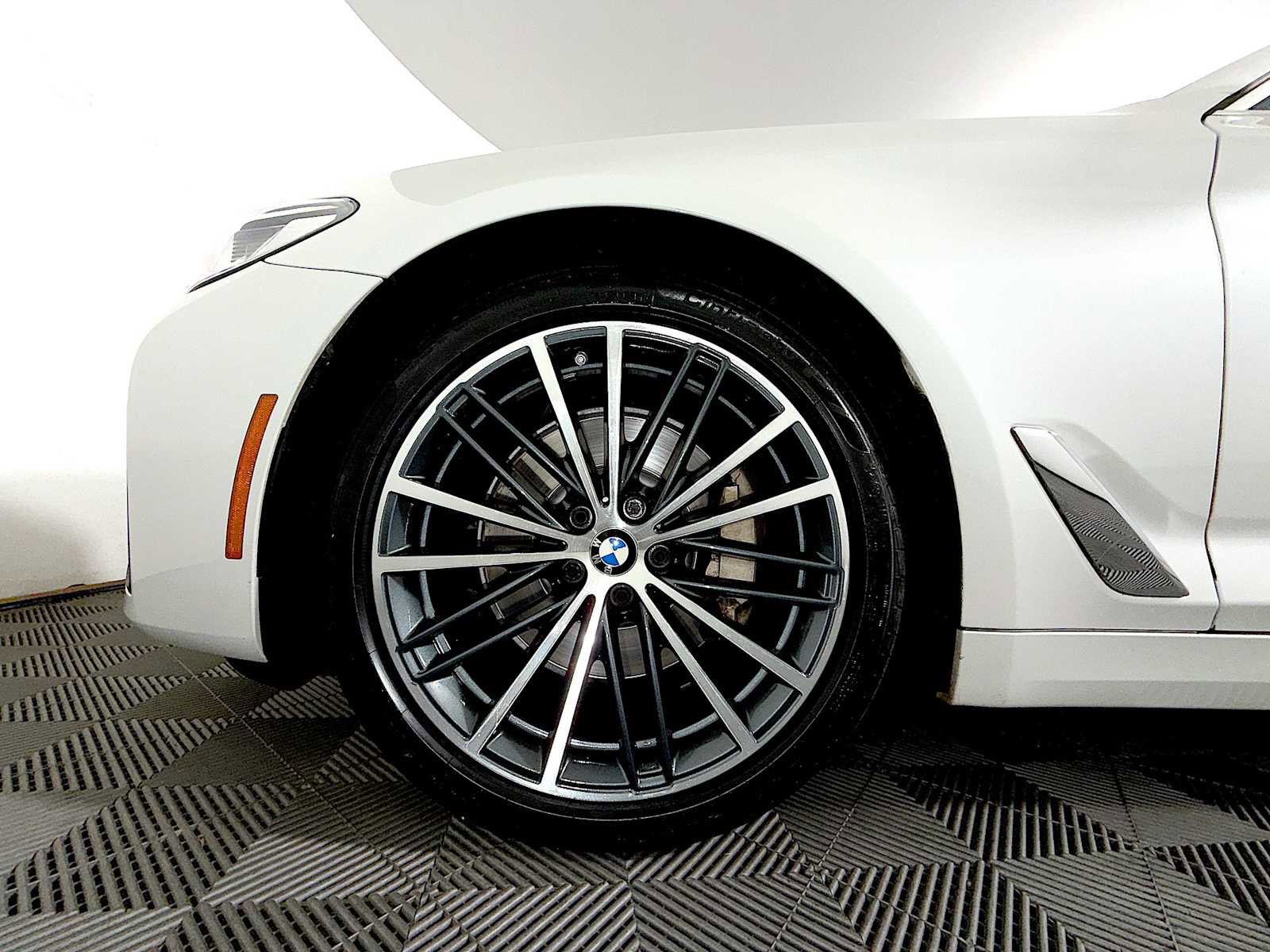 Certified 2023 BMW 530i xDrive w/ Convenience Package image 8