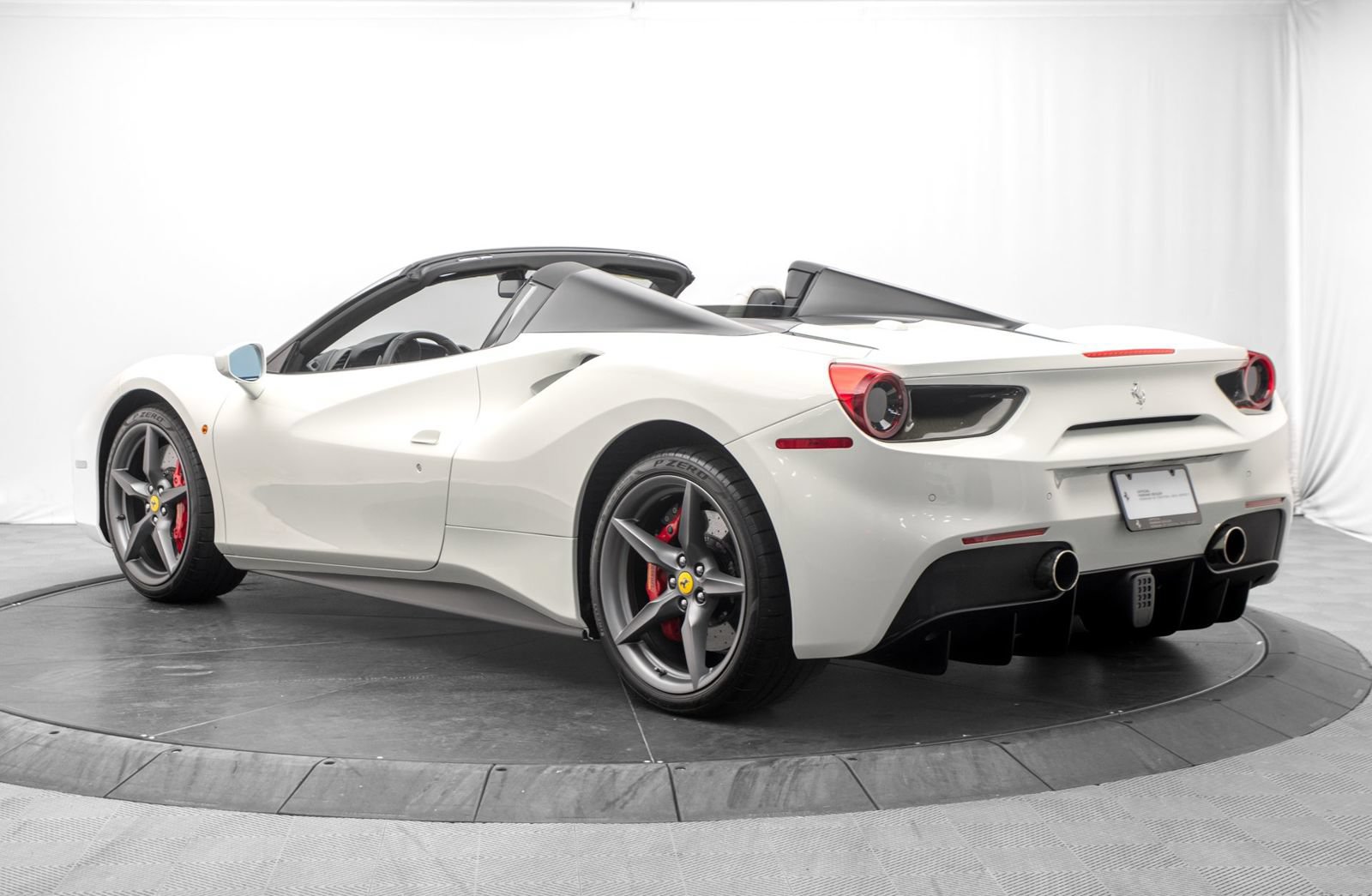 Used 2018 Ferrari 488 Spider RWD image 12