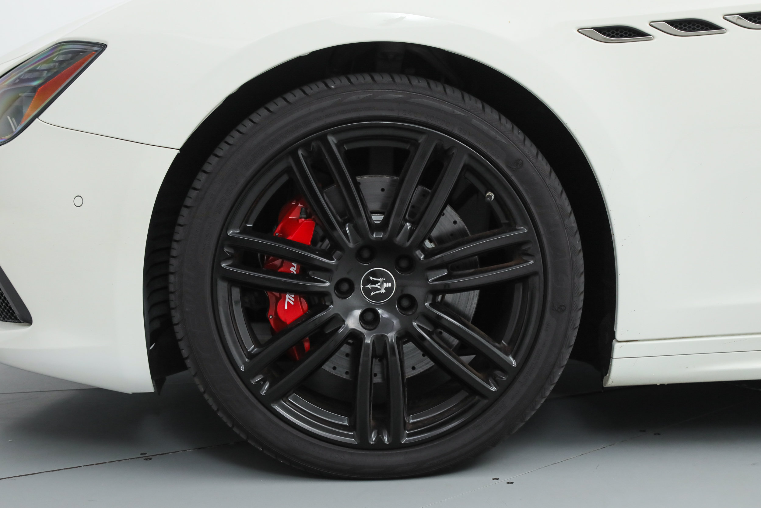 Certified 2023 Maserati Ghibli Modena RWD image 19