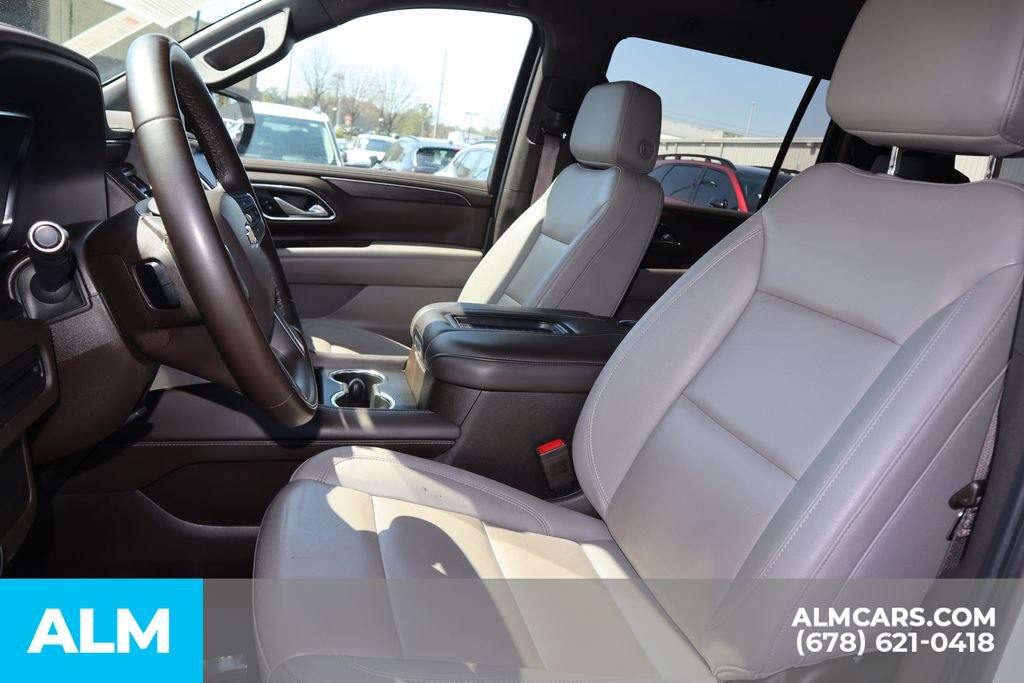 Used 2024 Chevrolet Suburban LT RWD image 15