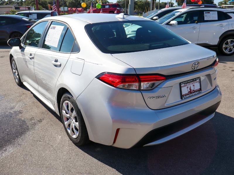Used 2021 Toyota Corolla LE FWD image 3