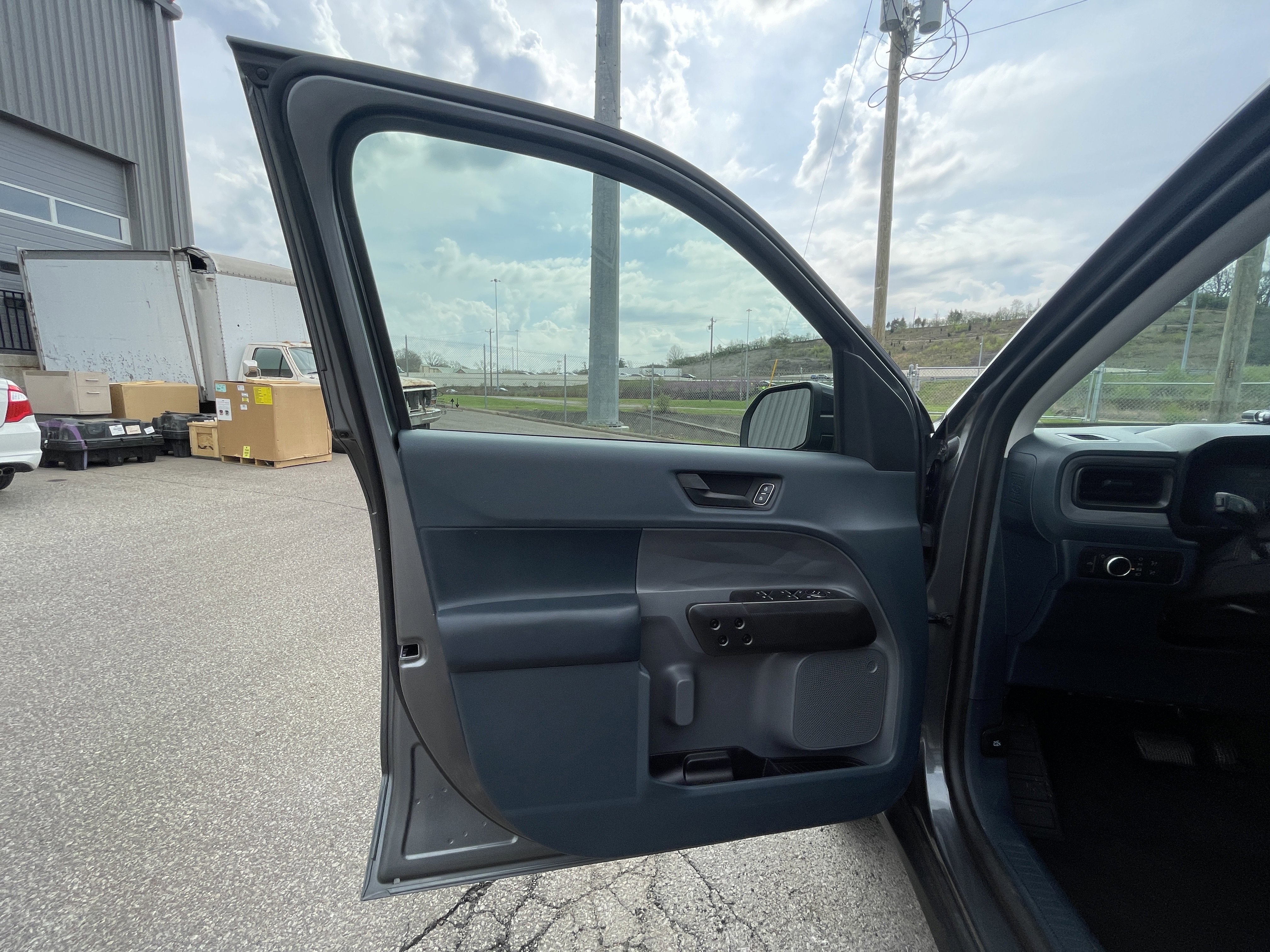 Certified 2025 Ford Maverick XLT w/ Black Appearance Package image 10