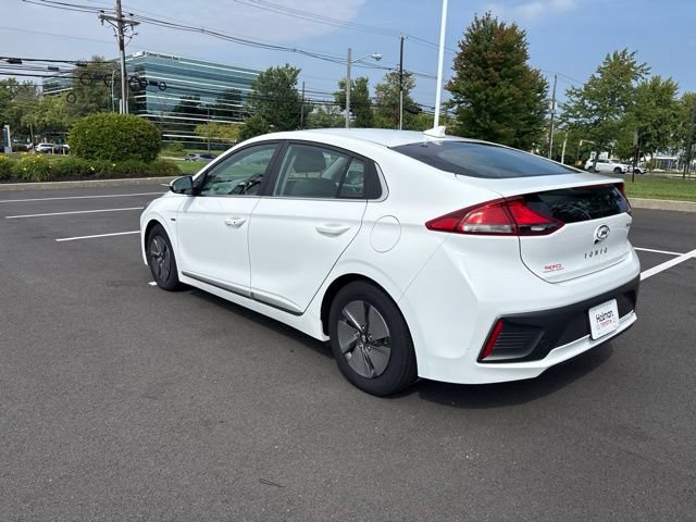 Used 2020 Hyundai Ioniq SE FWD image 5