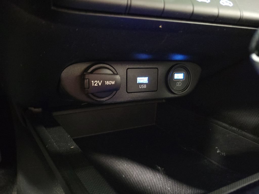 Used 2023 Hyundai Elantra SEL FWD image 17