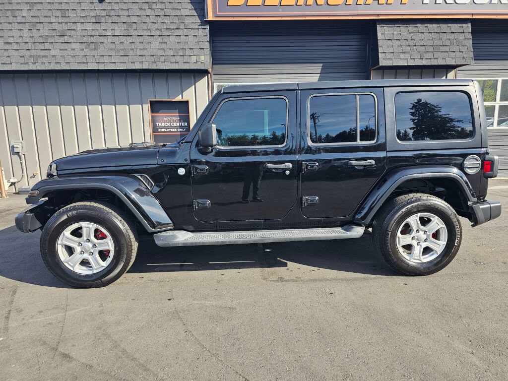 Used 2018 Jeep Wrangler Unlimited Sahara w/ Cold Weather Group AWD/4WD image 2