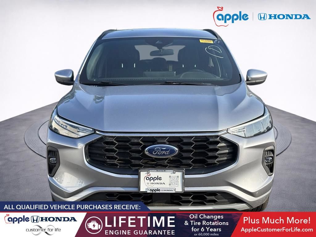 Used 2024 Ford Escape ST-Line Select w/ Tech Pack #1 AWD/4WD image 2