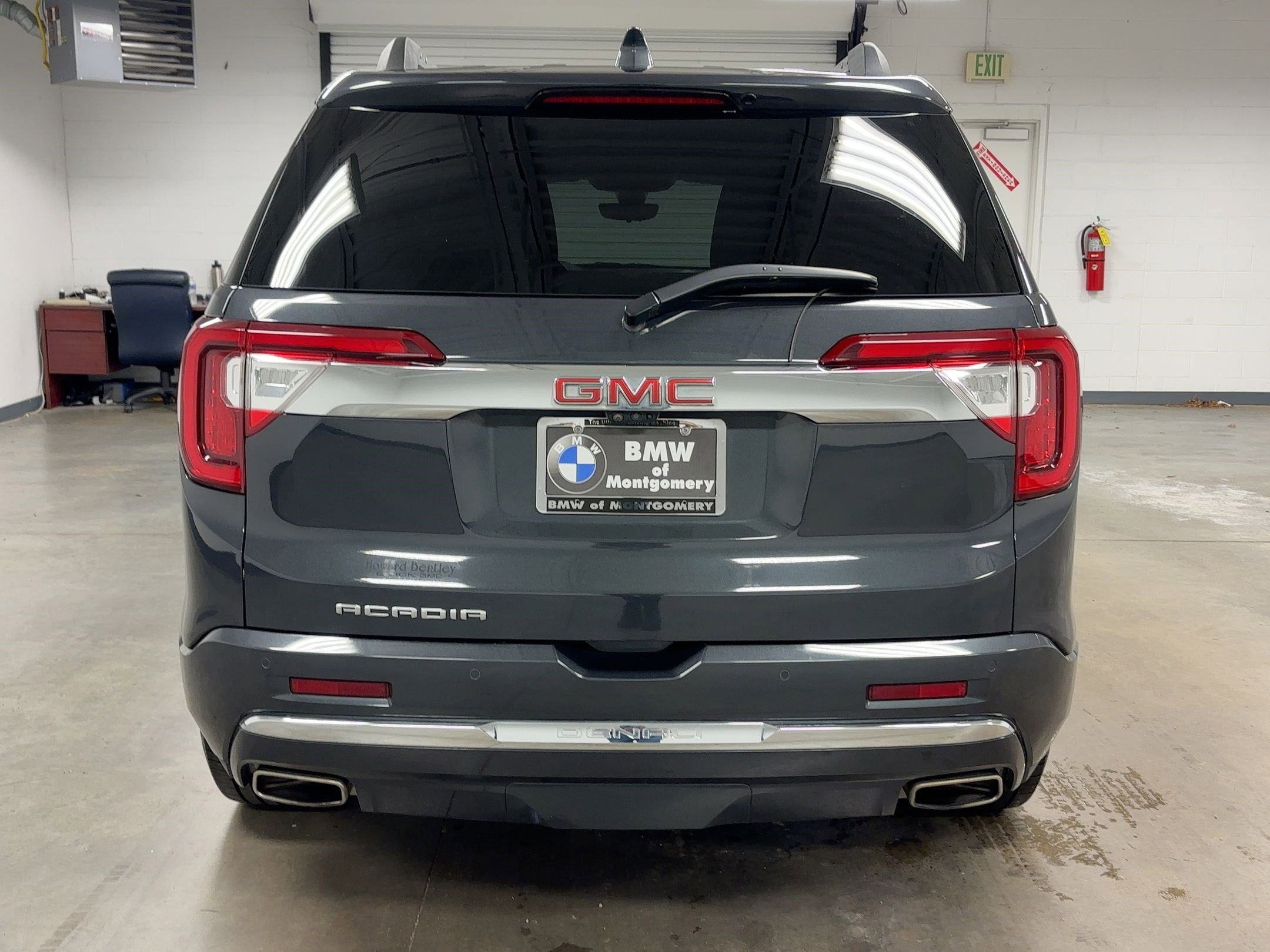 Used 2023 GMC Acadia Denali w/ Denali Ultimate Package image 8