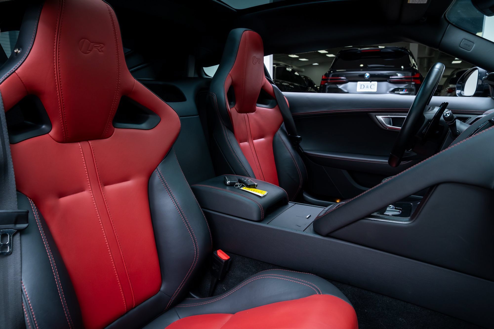 Used 2015 Jaguar F-TYPE R RWD image 19