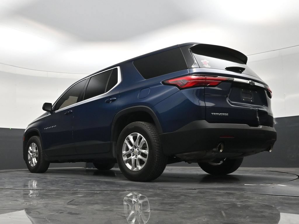 Used 2022 Chevrolet Traverse LS FWD image 22