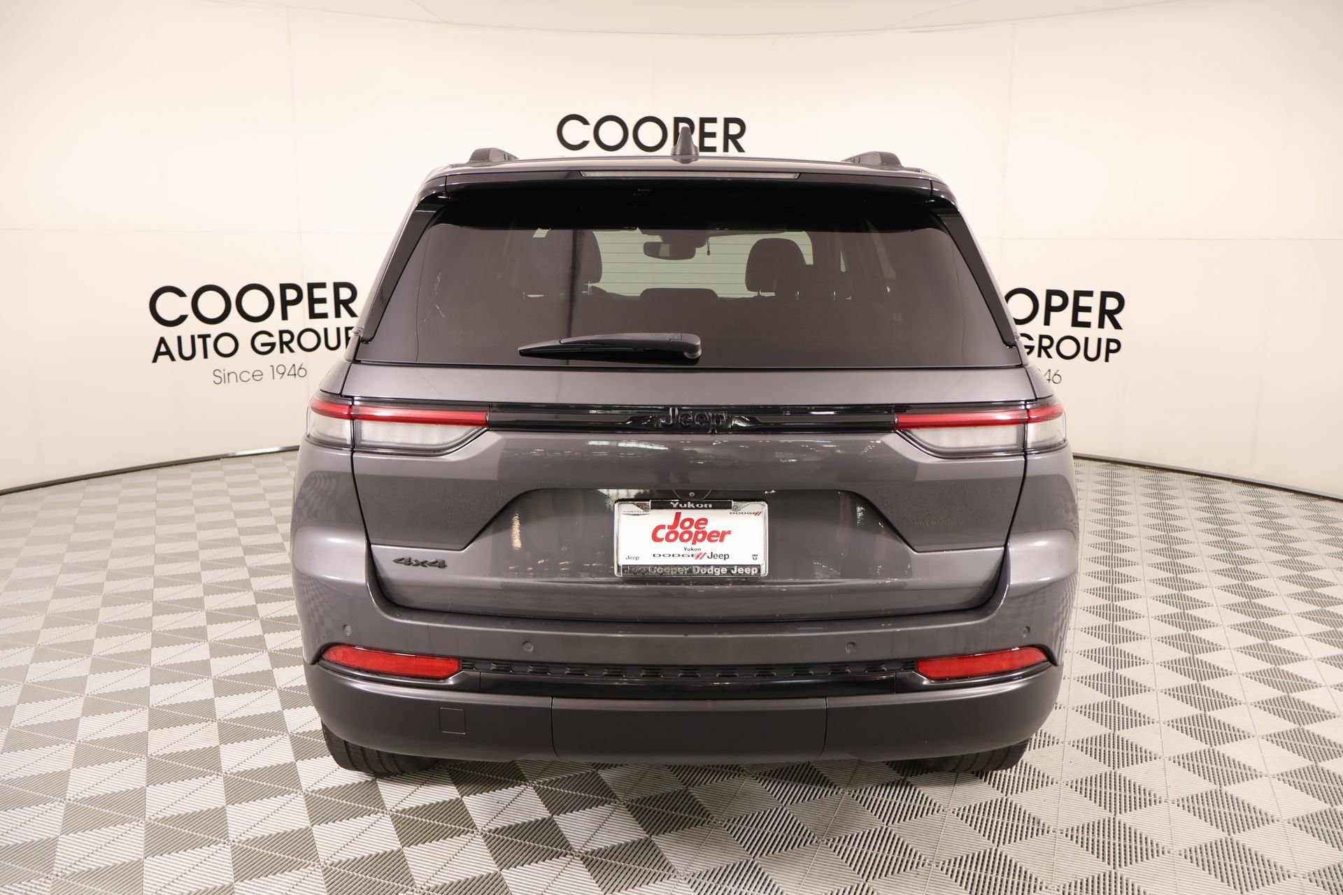 Used 2022 Jeep Grand Cherokee Altitude AWD/4WD image 22