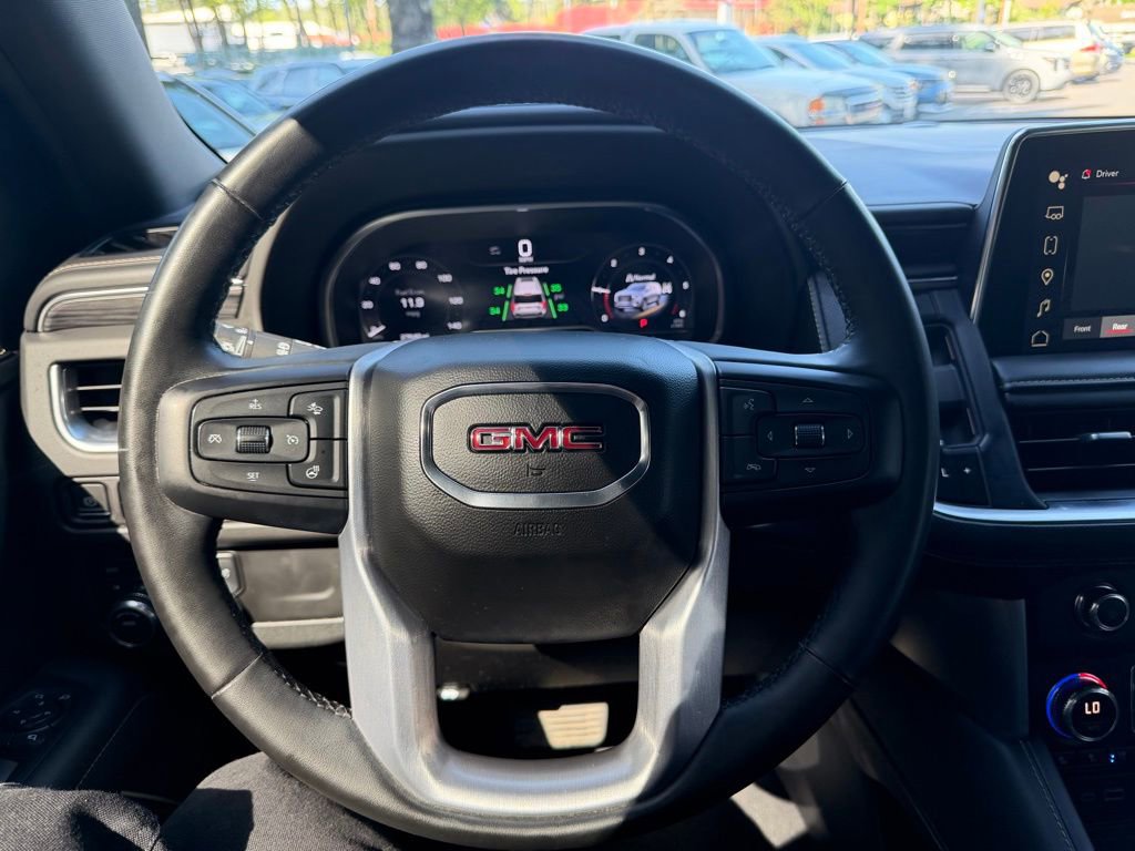 Used 2023 GMC Yukon SLT w/ SLT Premium Package AWD/4WD image 15
