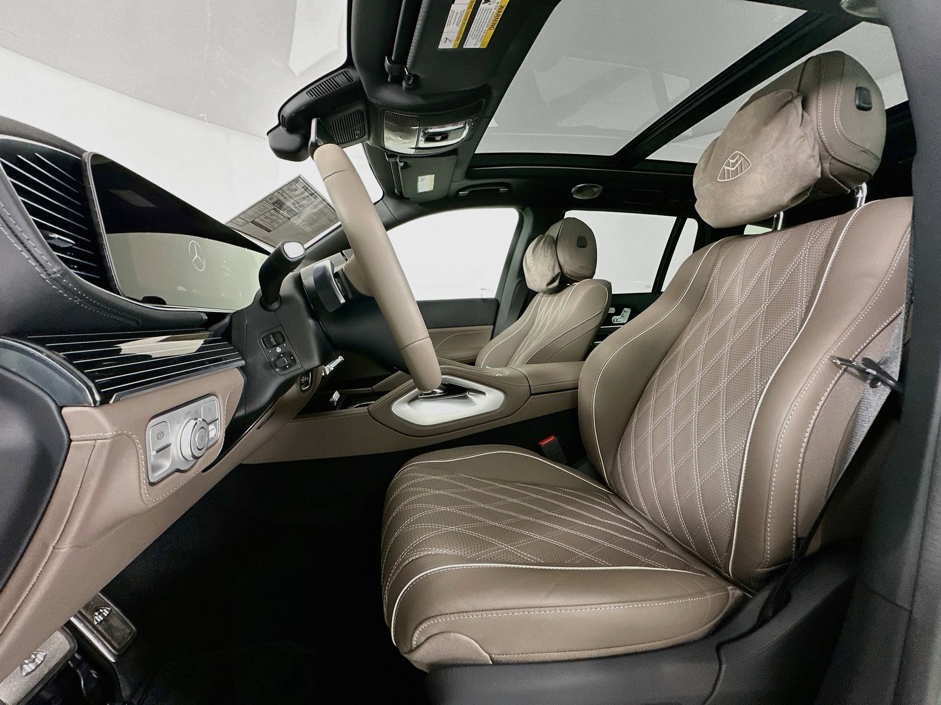 New 2026 Mercedes-Benz Maybach GLS 600 4MATIC image 23