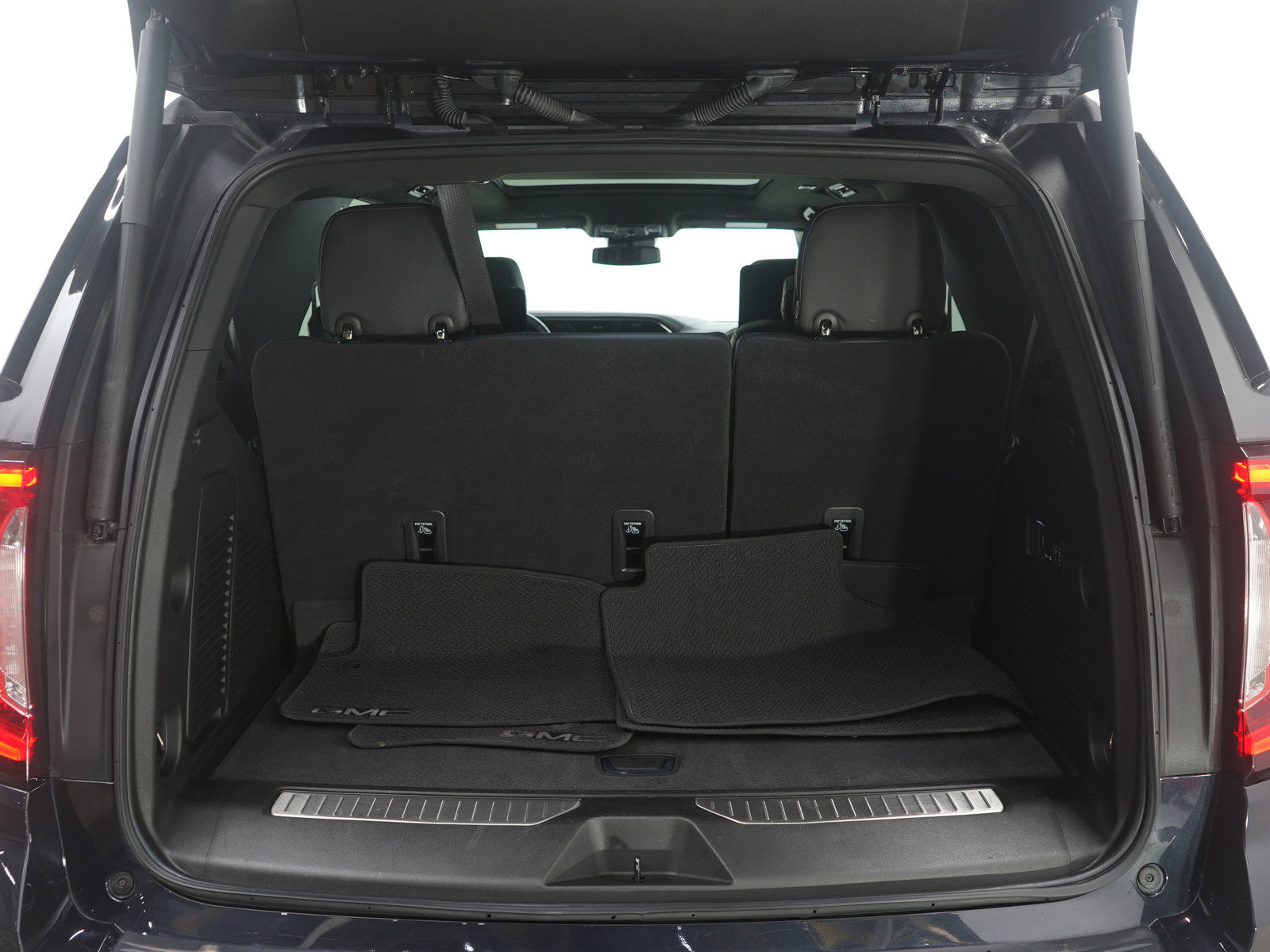 Used 2023 GMC Yukon Denali image 9