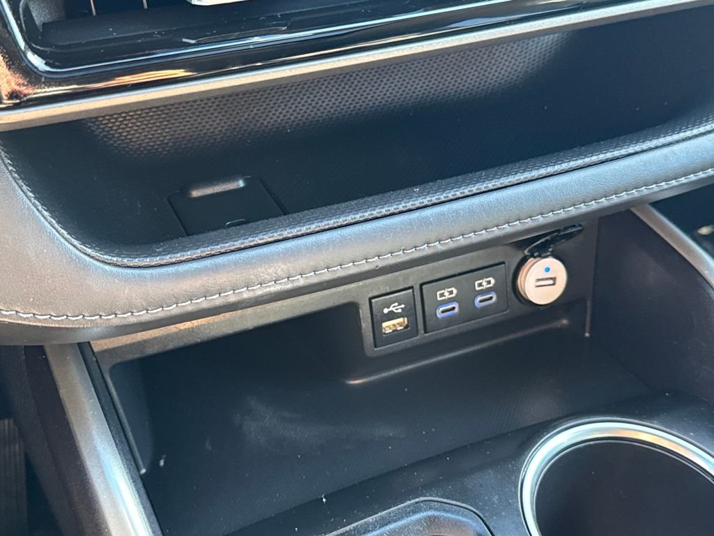 Used 2022 Toyota Highlander XLE image 28