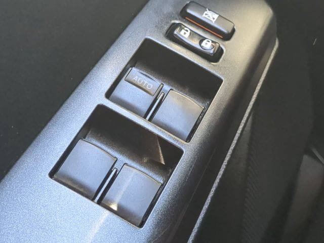 Used 2016 Toyota RAV4 XLE AWD/4WD image 22