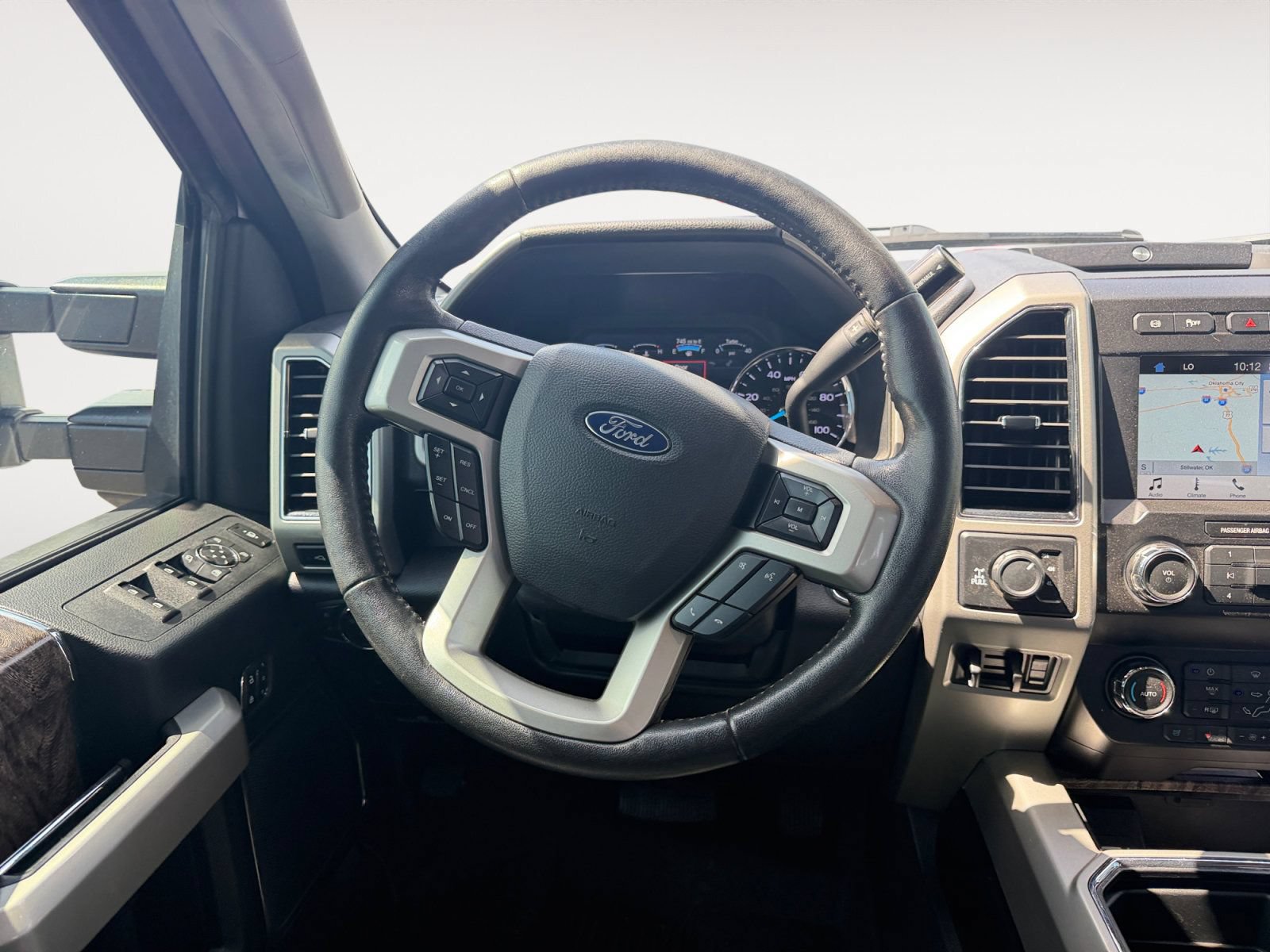 Used 2019 Ford F350 Lariat w/ Lariat Ultimate Package AWD/4WD image 12