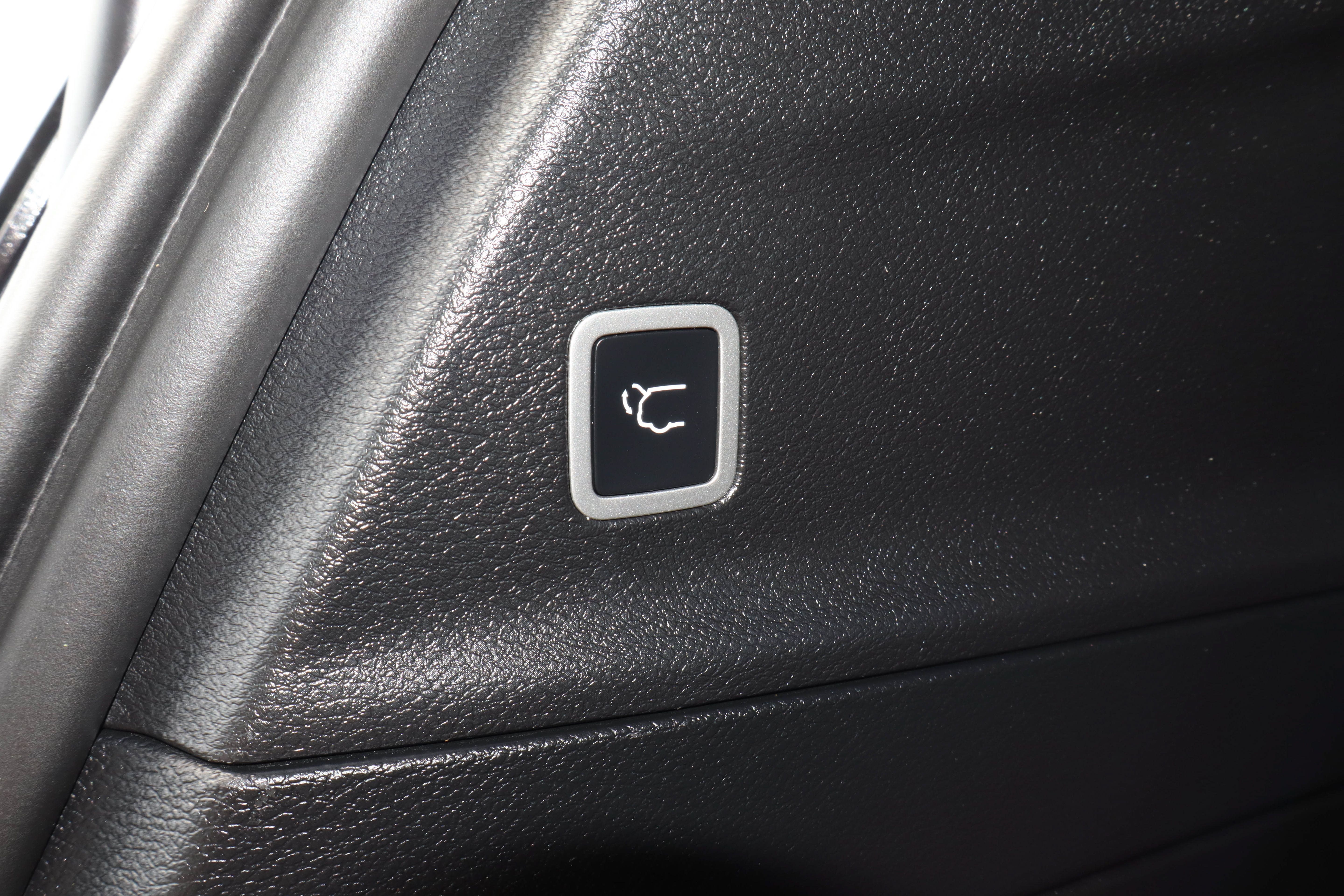 Used 2025 Chrysler Pacifica Limited FWD image 23
