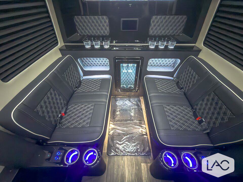 Used 2025 Mercedes-Benz Sprinter 3500 image 23