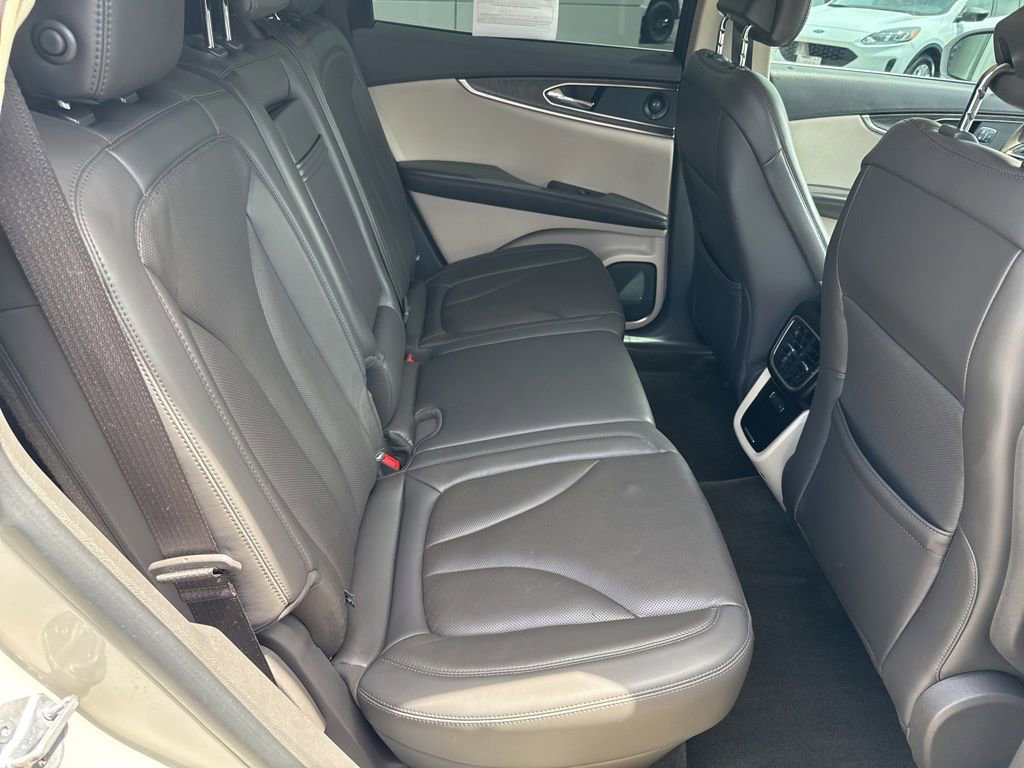 Used 2019 Lincoln Nautilus Reserve w/ Driver Assistance Package AWD/4WD image 15
