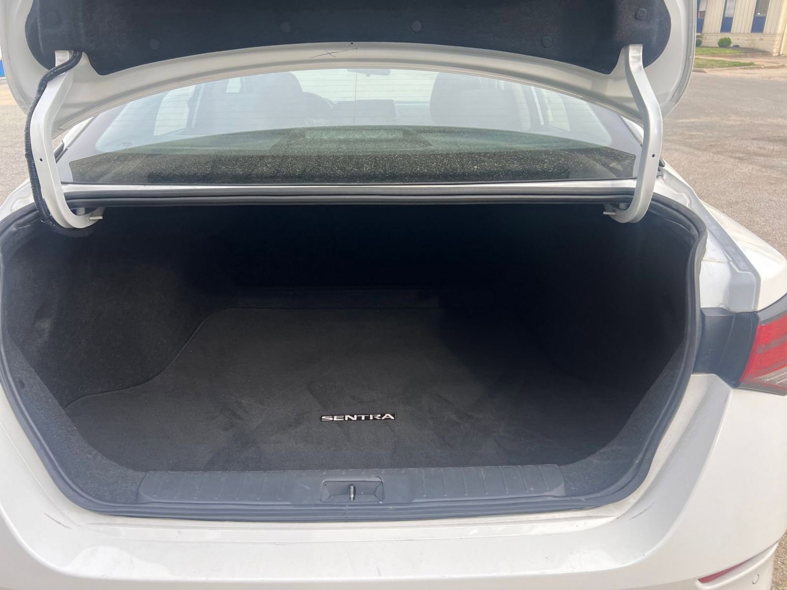 Used 2024 Nissan Sentra SV FWD image 29
