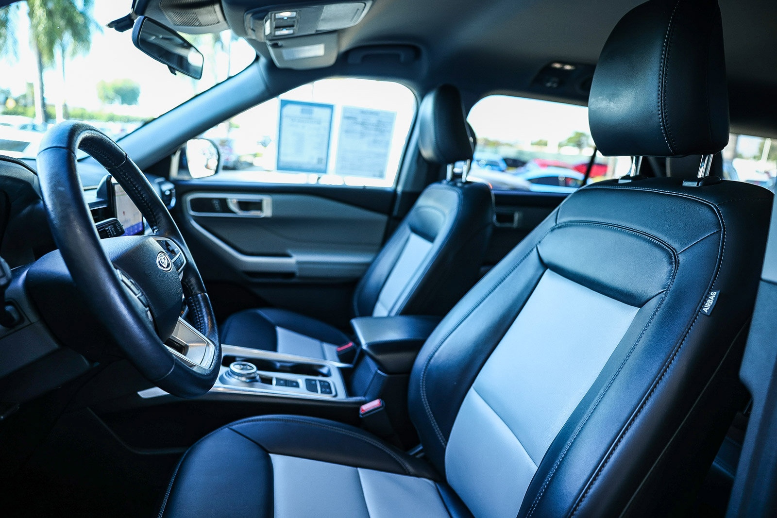 Used 2022 Ford Explorer XLT w/ Equipment Group 202A image 24