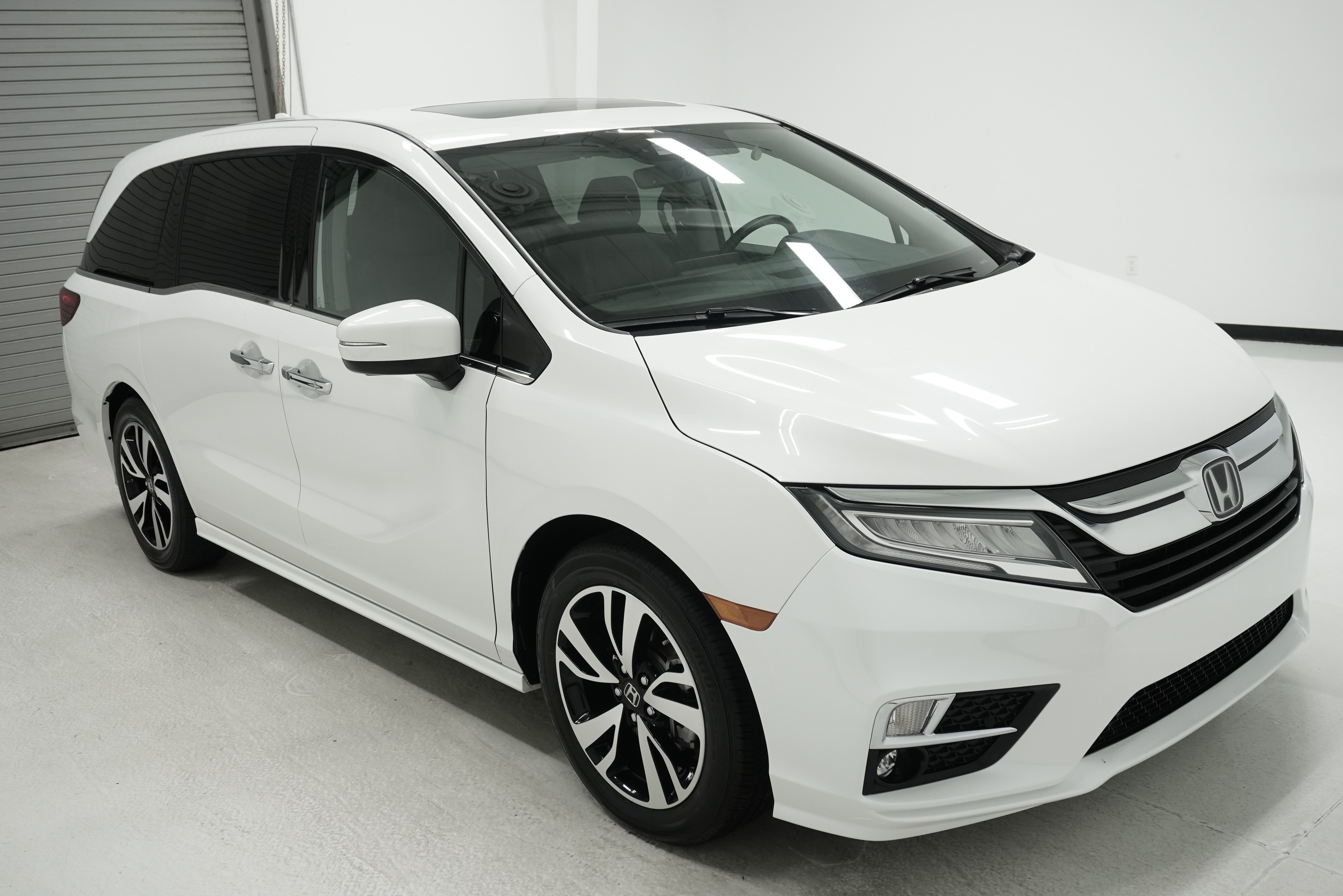 Used 2020 Honda Odyssey Elite image 3
