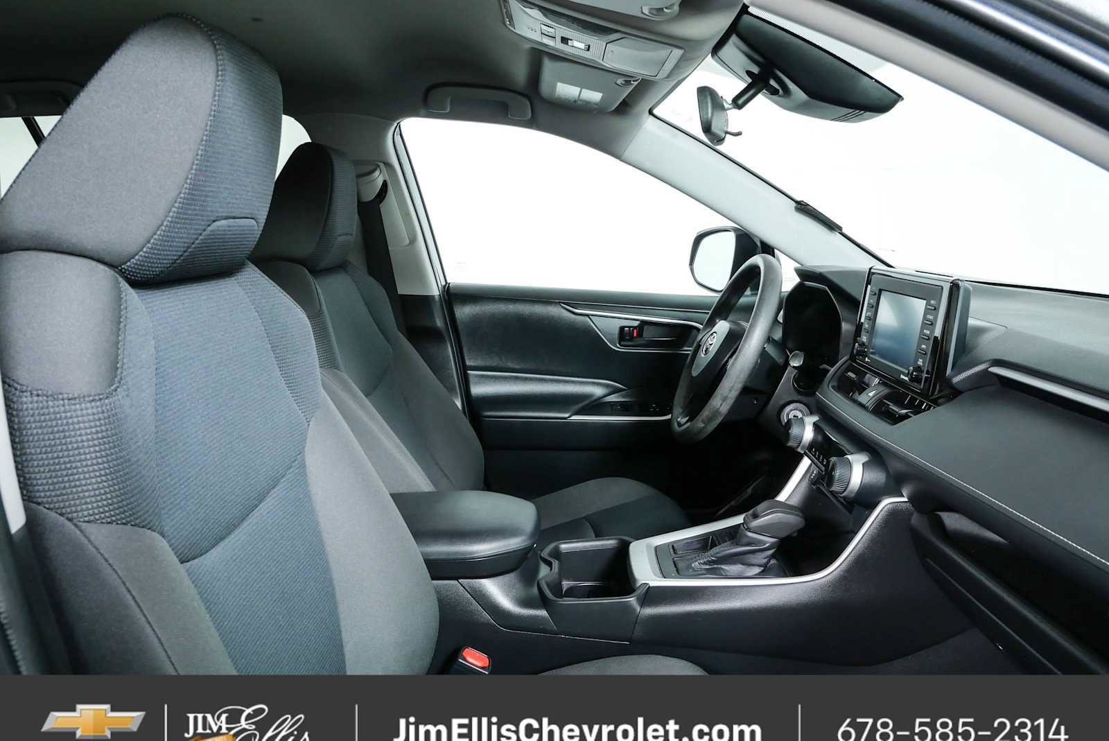 Used 2022 Toyota RAV4 LE FWD image 20