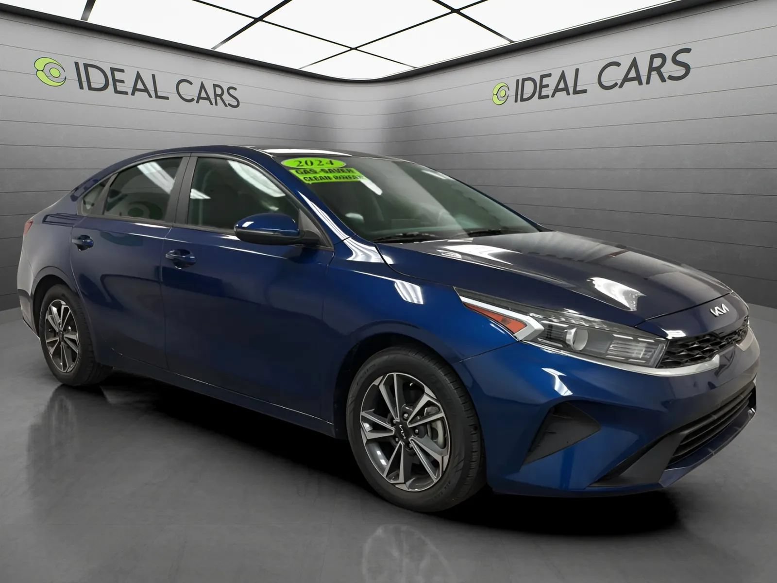 Used 2024 Kia Forte LXS w/ LXS Technology Package FWD image 3