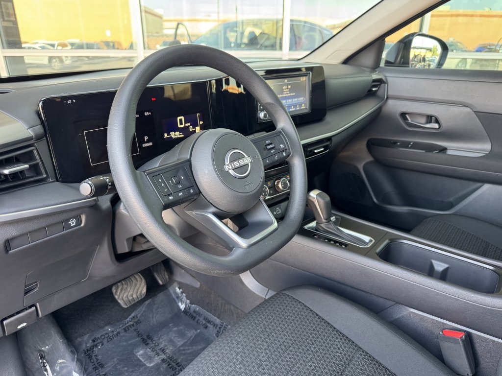 Used 2025 Nissan Kicks S image 31