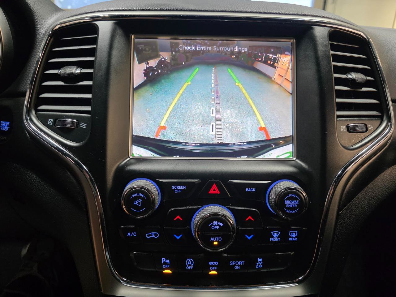 Used 2017 Jeep Grand Cherokee Altitude AWD/4WD image 32