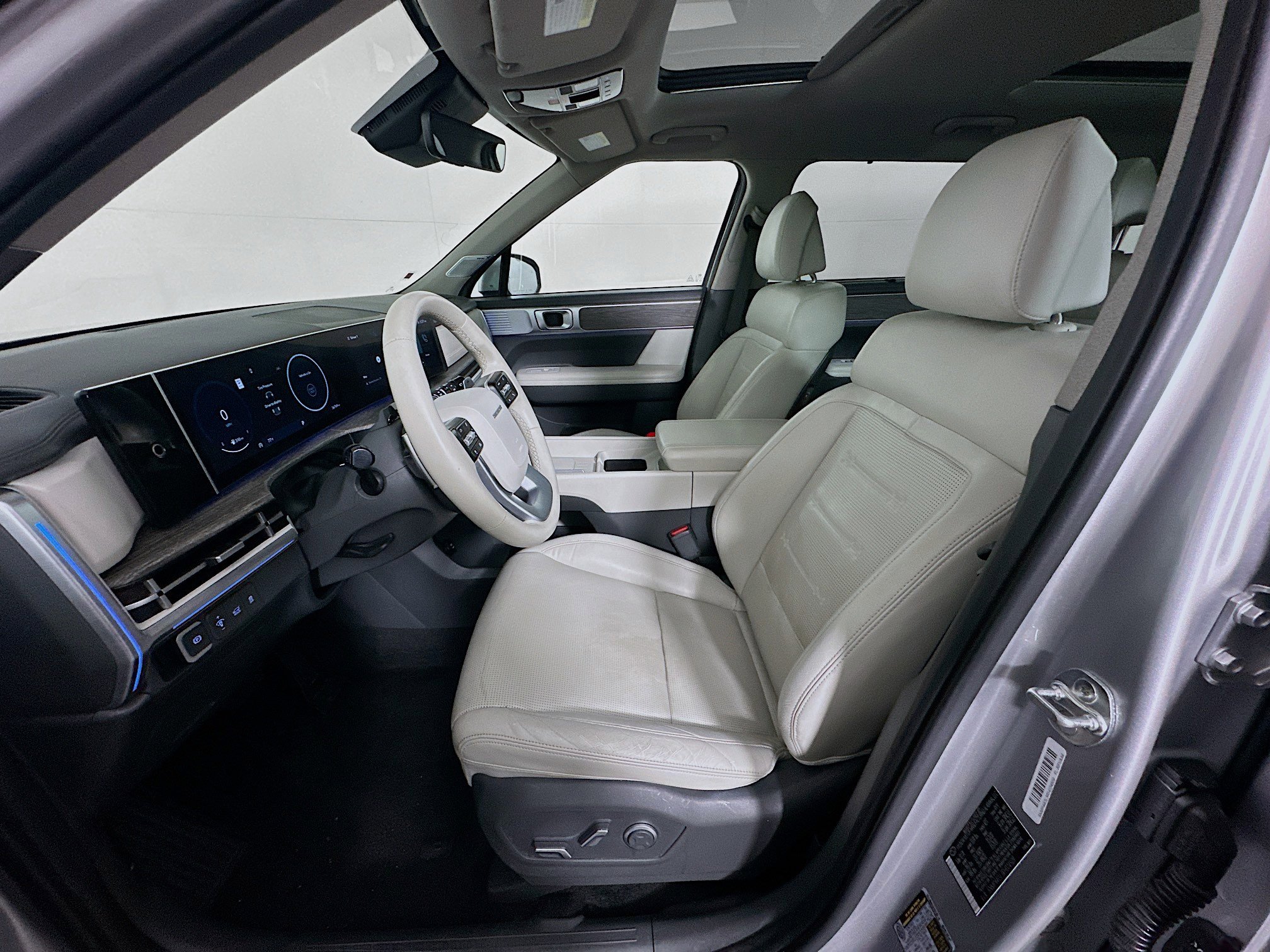 Used 2024 Hyundai Santa Fe Limited image 13