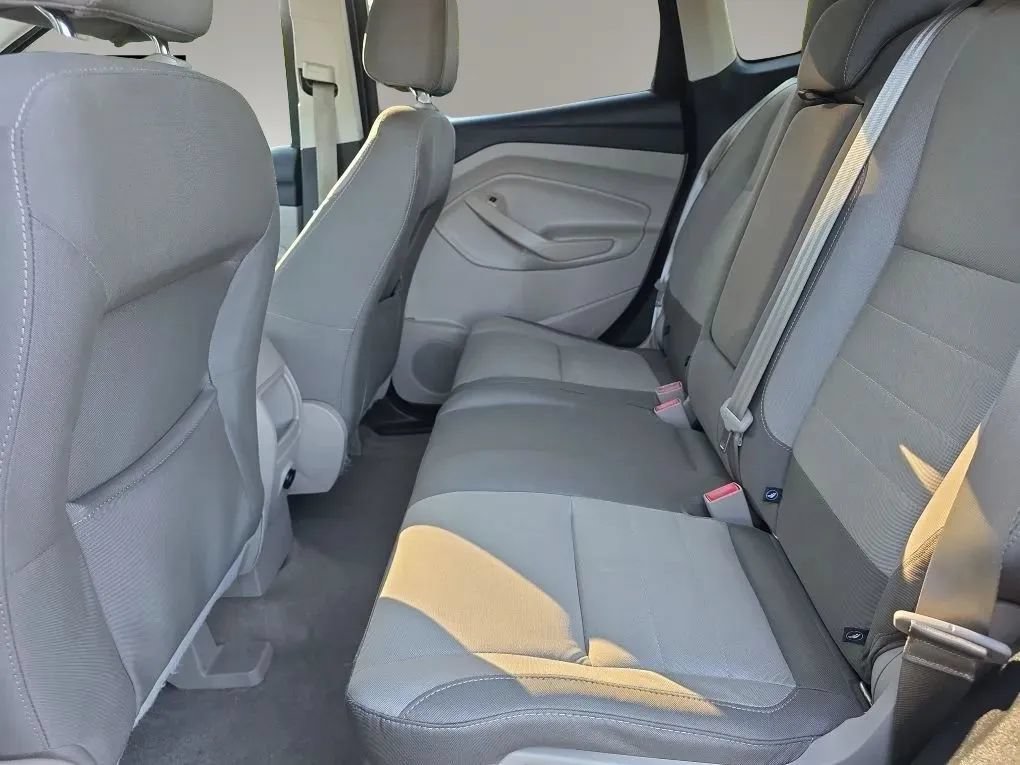 Used 2016 Ford Escape SE FWD image 10