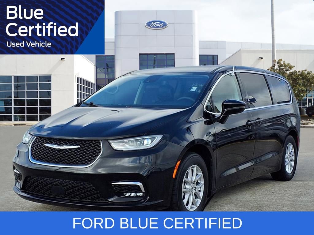 Used 2024 Chrysler Pacifica Touring-L FWD image 1