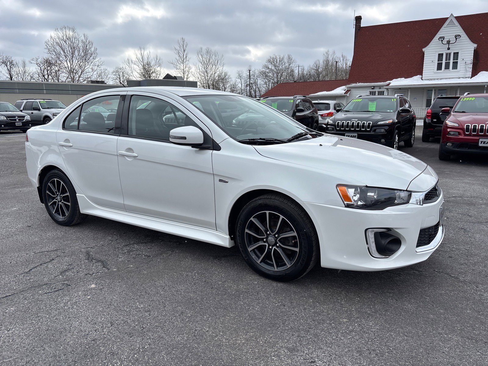 Used 2017 Mitsubishi Lancer ES image 1