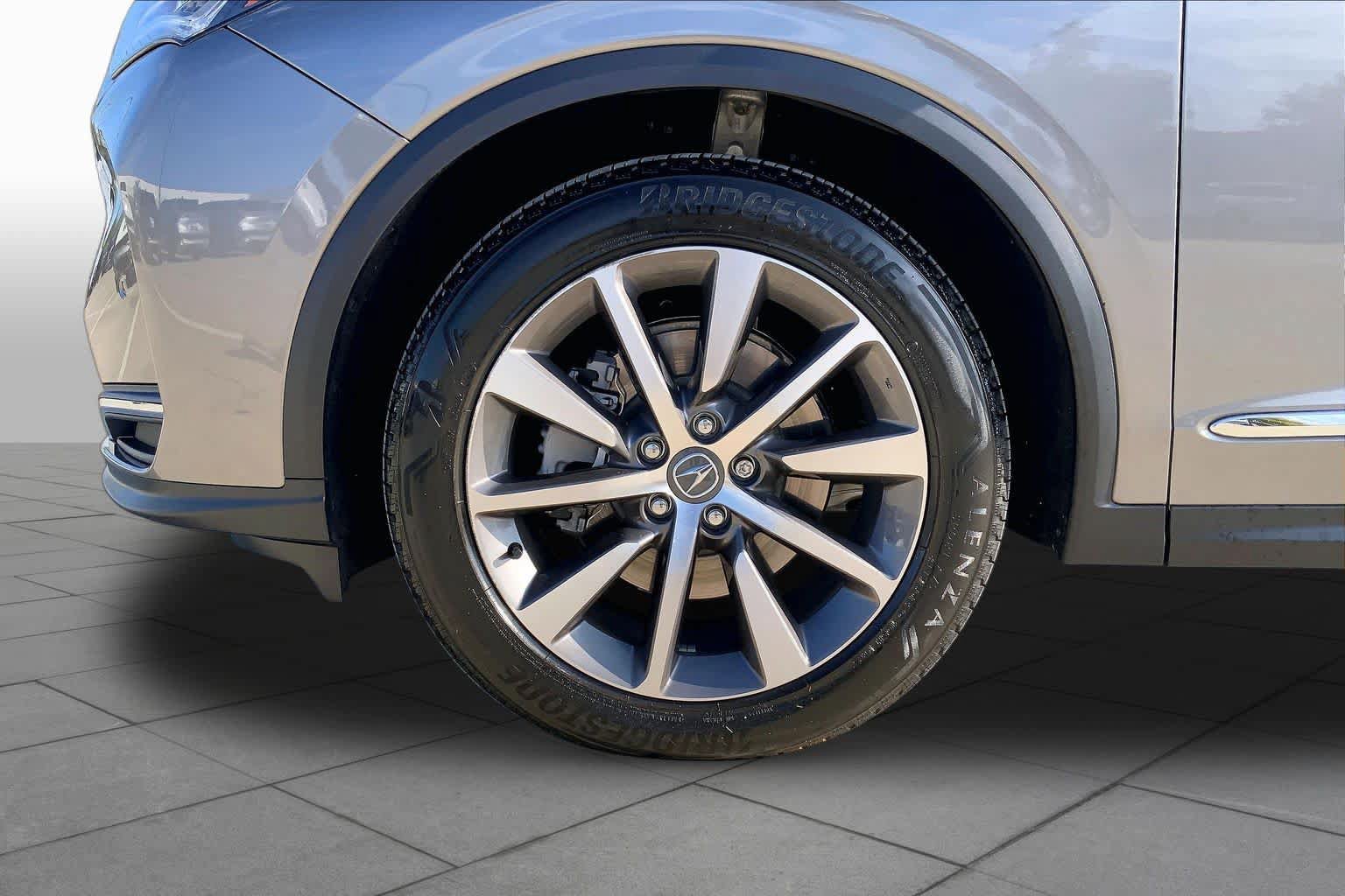 Used 2025 Acura MDX w/ Technology Package FWD image 11
