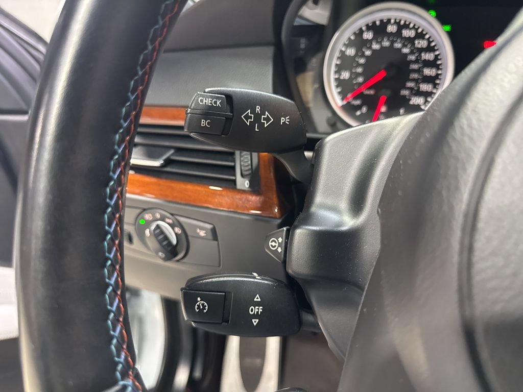 Used 2010 BMW M5 RWD image 24