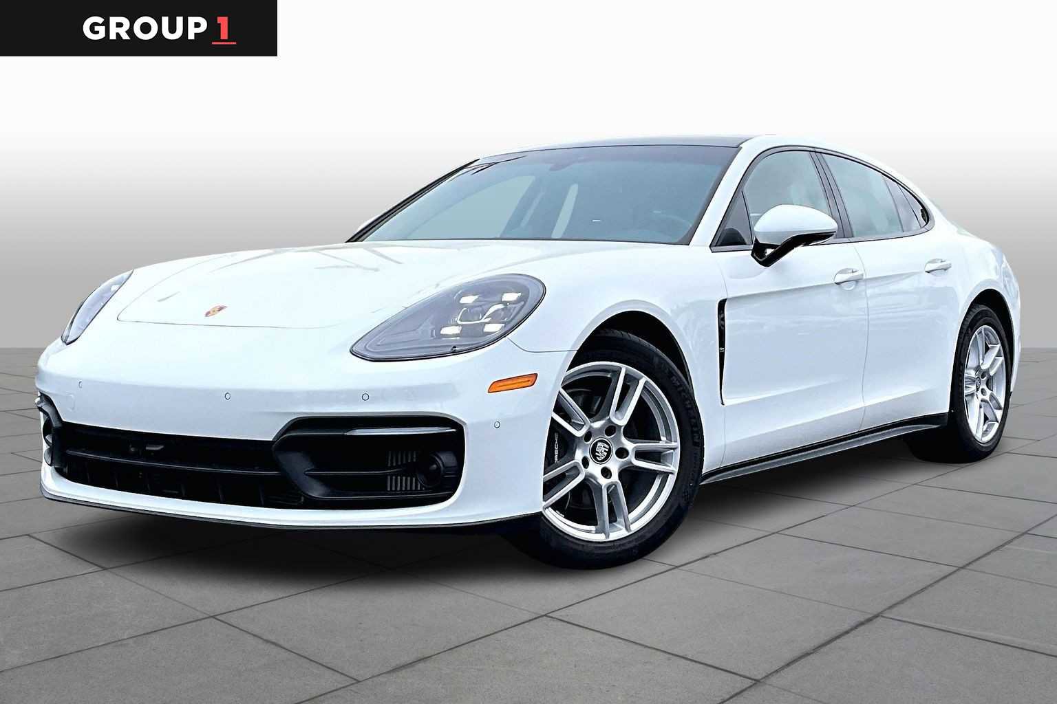 Used 2023 Porsche Panamera image 1