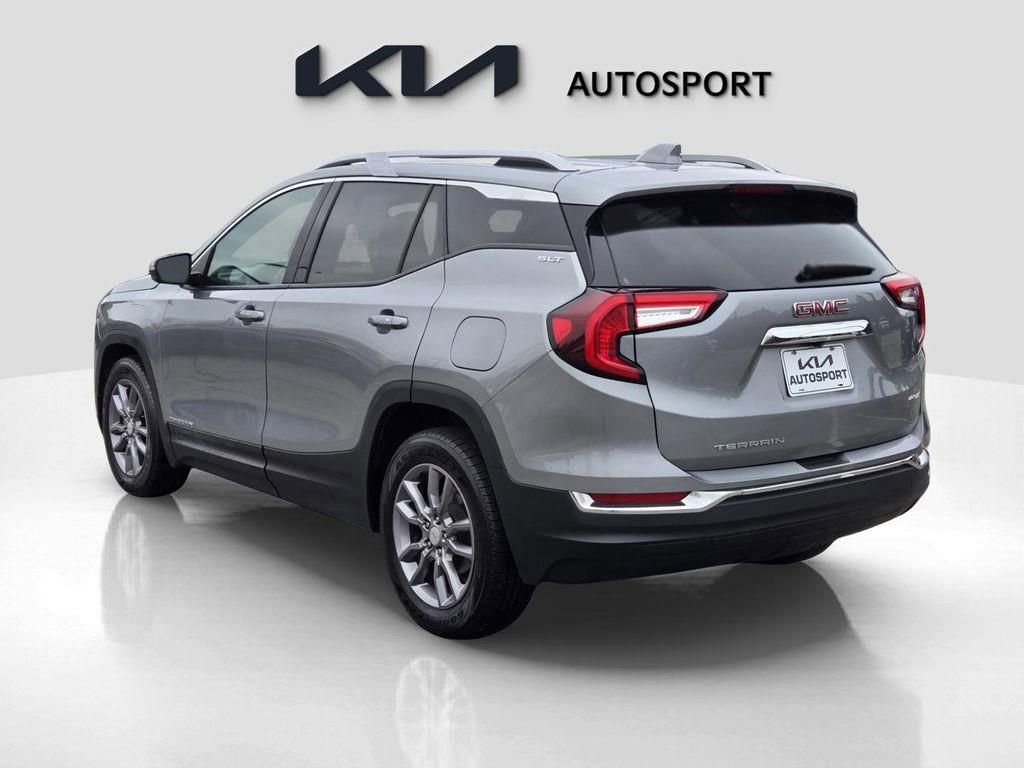 Used 2024 GMC Terrain SLT image 10