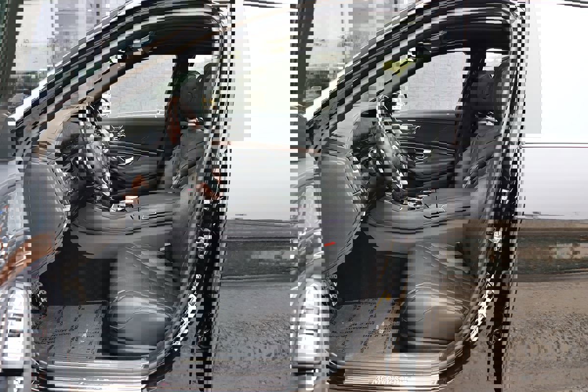 Used 2019 Mercedes-Benz S 560 Sedan image 37