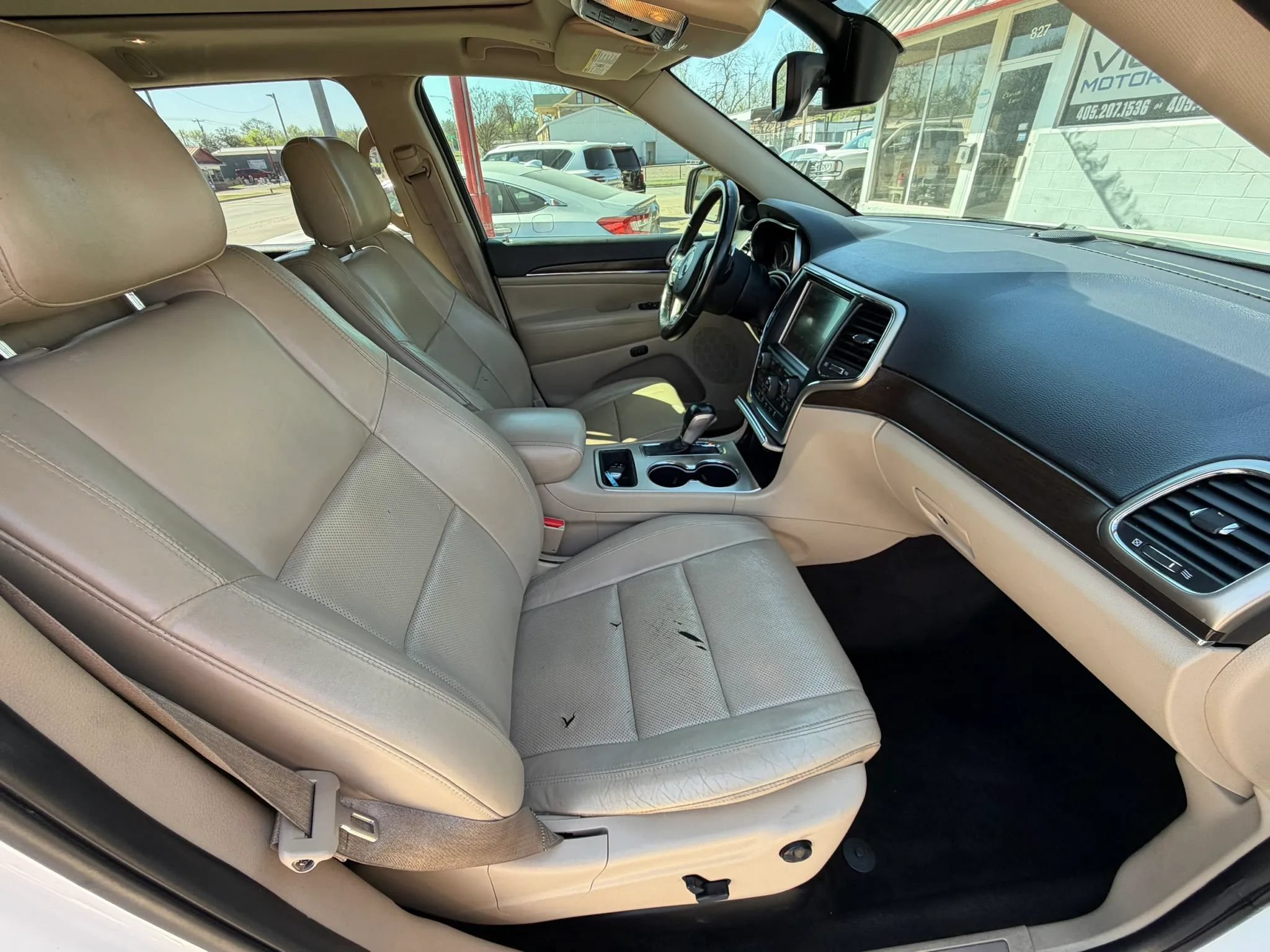 Used 2017 Jeep Grand Cherokee Limited w/ Luxury Group II RWD image 10