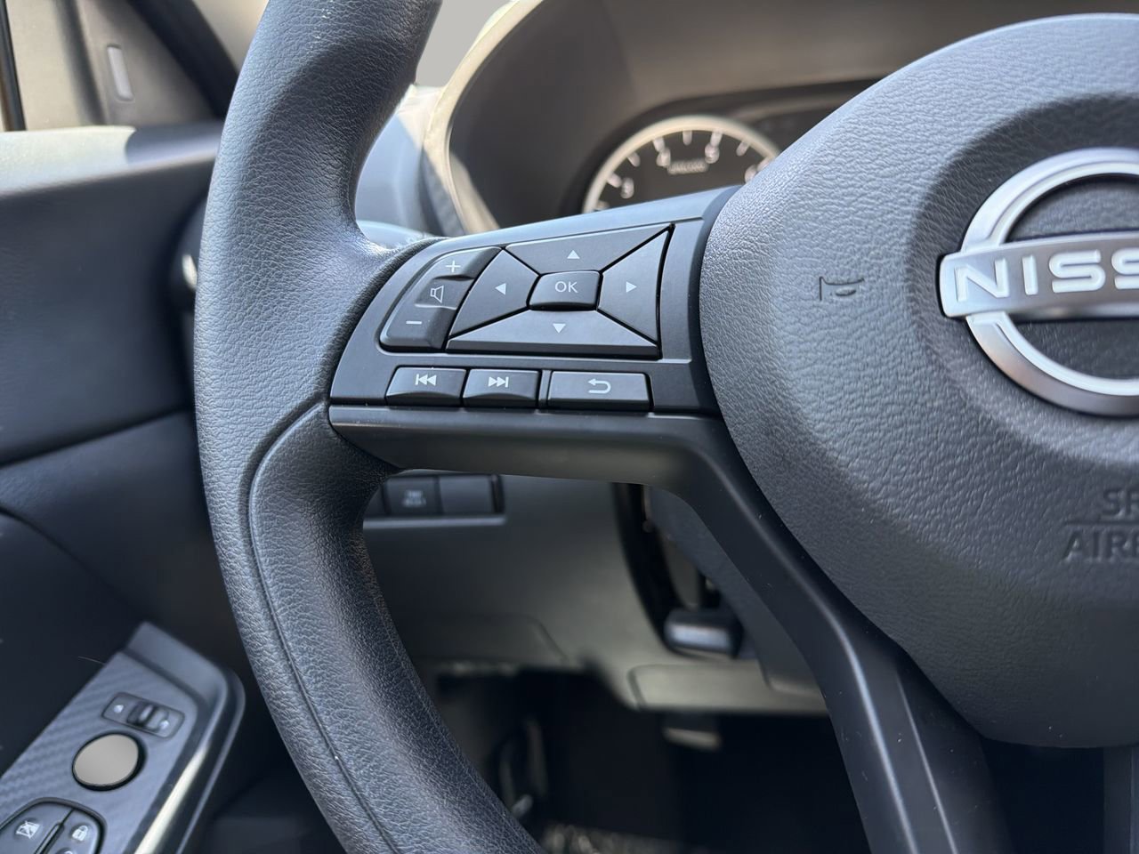 Used 2025 Nissan Sentra S FWD image 25