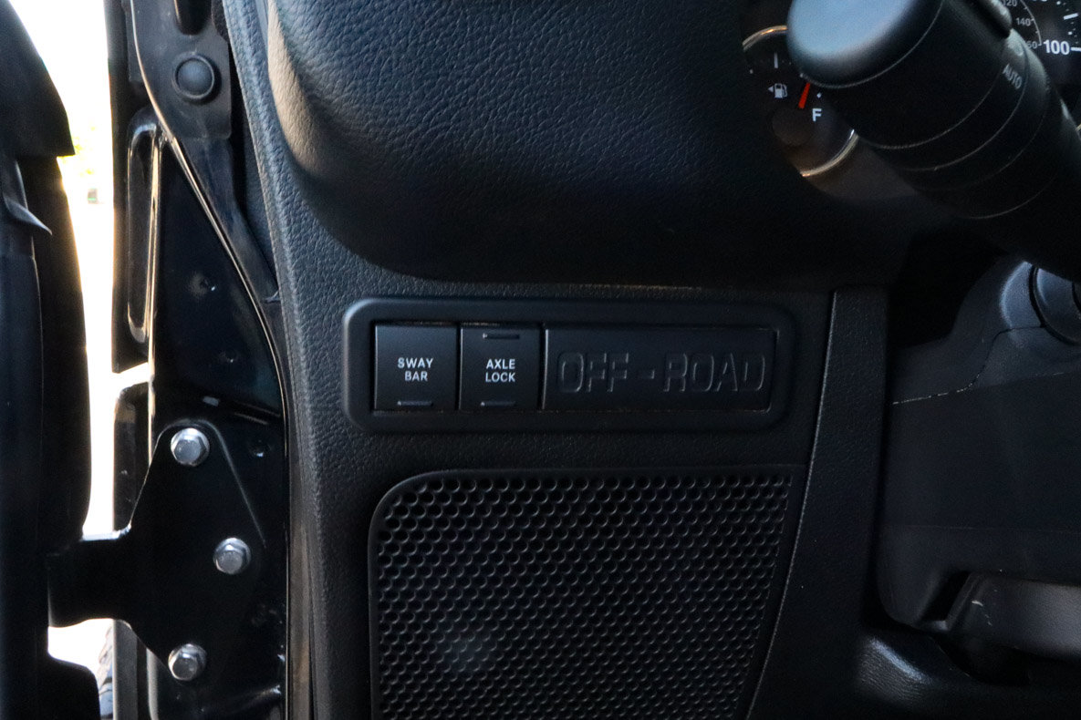 Used 2018 Jeep Wrangler Unlimited Rubicon w/ Connectivity Group AWD/4WD image 23