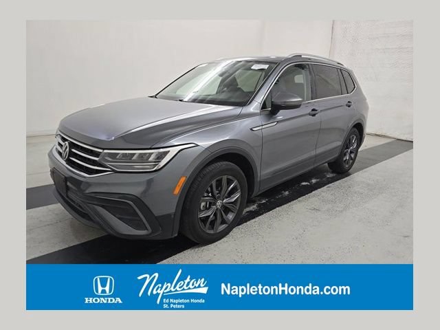 Used 2023 Volkswagen Tiguan SE w/ Panoramic Sunroof Package FWD image 1